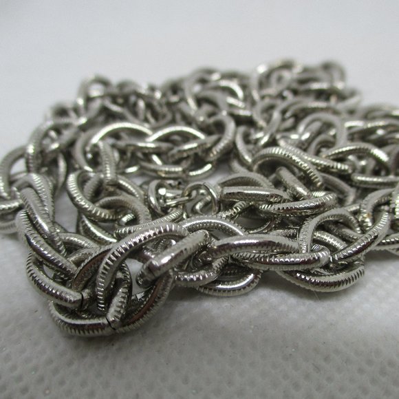 Heavy Textured Large Link Necklace Silver Tone Metal Rolo Large Link Chain - Picture 7 of 8